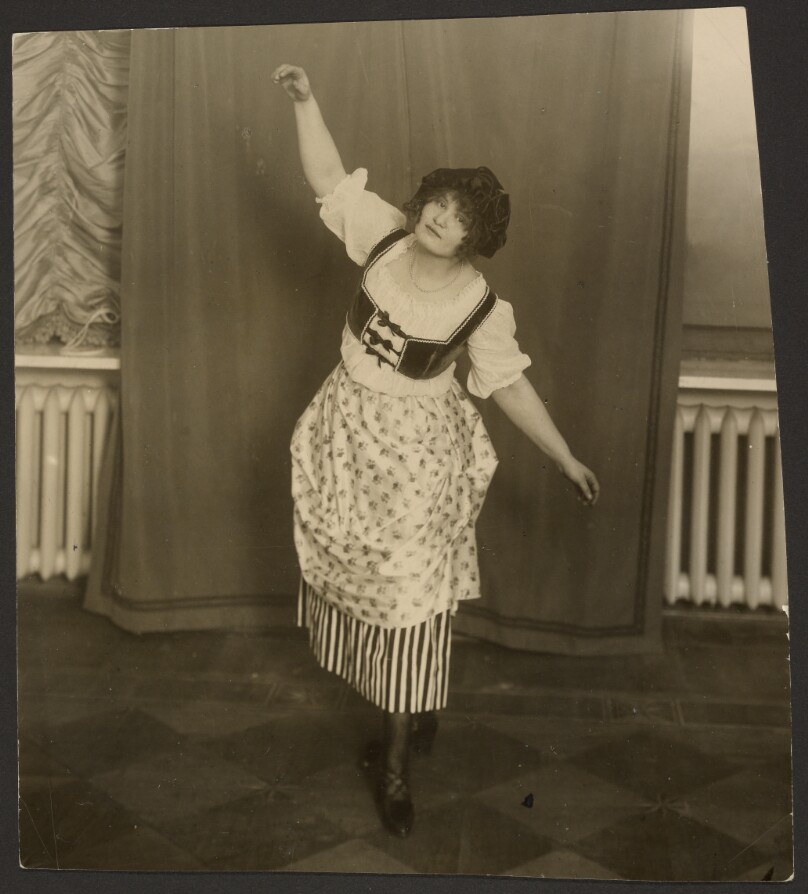 Mlle Vera Gartang in the ballet "Music Box"