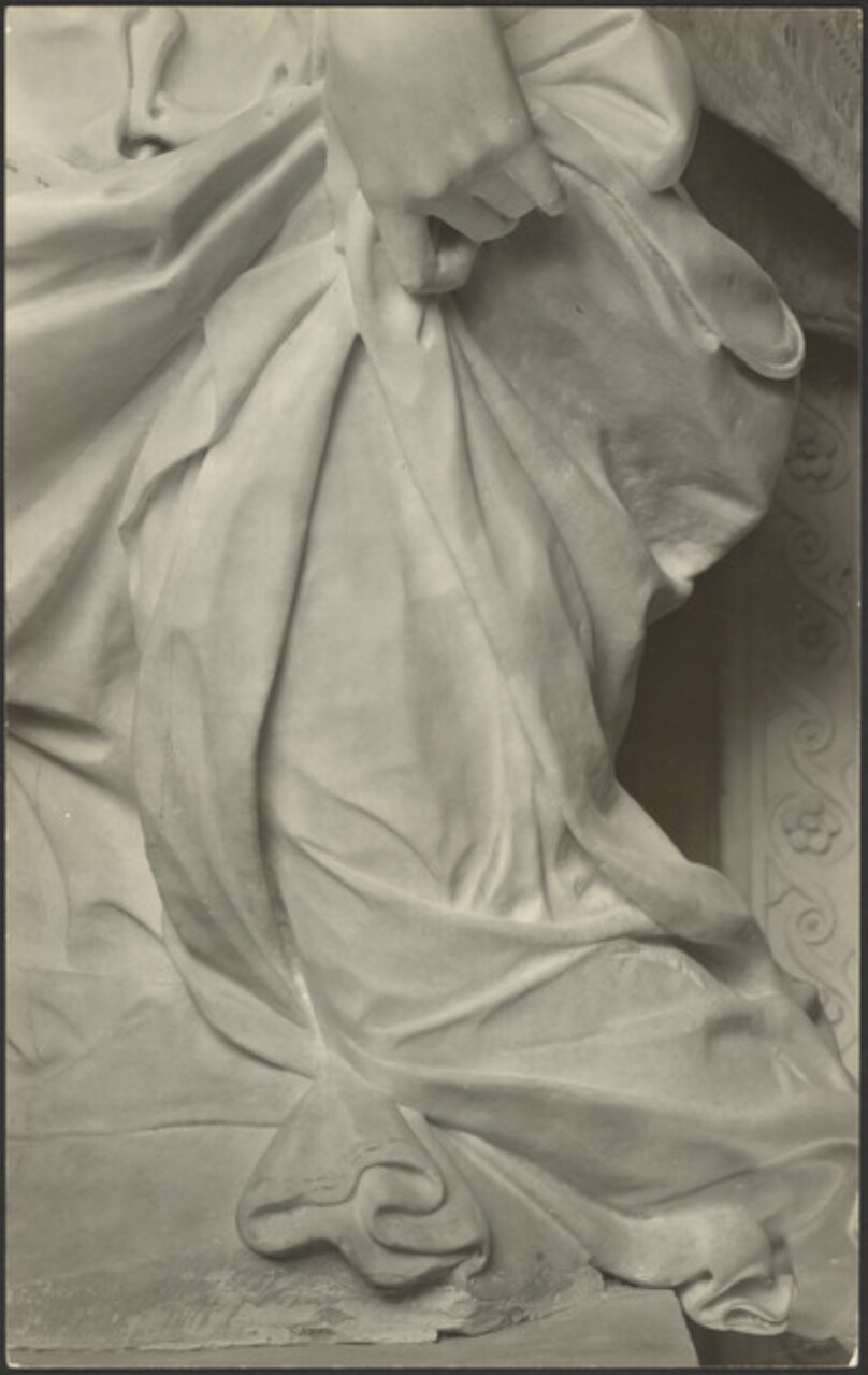 Drapery of Angel with palm, by Antonio Rossellino.