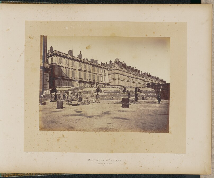 Barricade des Fédérés, place de la Concorde.