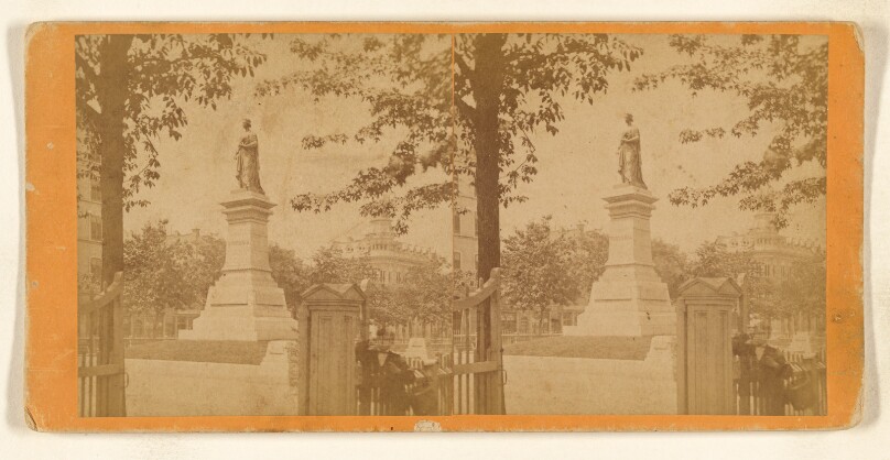 [Queens Statue, Victoria Square, Montreal]