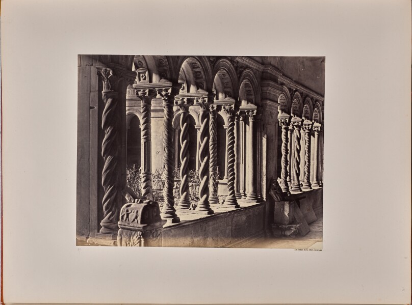 Le Cloître de Saint Paul. Intérieur