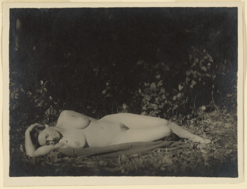 [Reclining nude]
