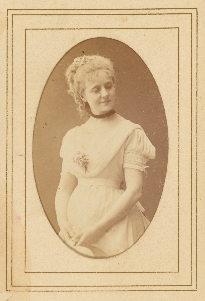 Broisat [French actress]