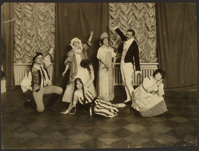 [Amateur Ballet Group, made up of aristocrats]