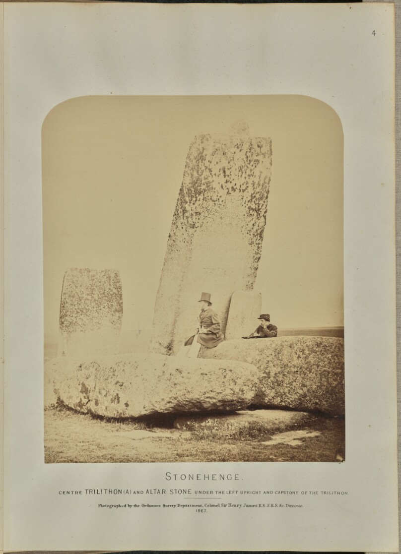 Stonehenge: Centre Trilithon (A) and Altar Stone