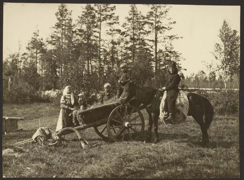 Church Visitors coming to pray in the Makarevsky Retreat
