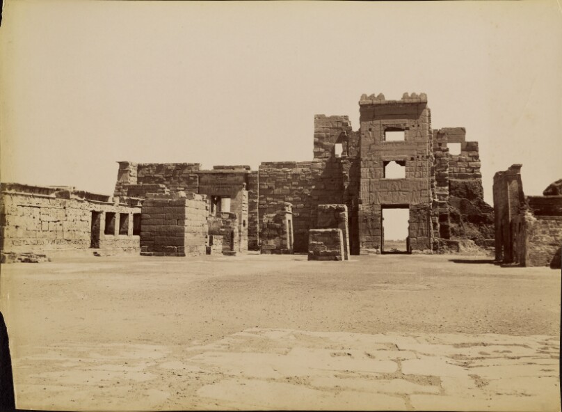 [Medinet Habu, The Palace and the Temple of Ptolemy] / [Medinet Habout, Le Palais et le Temple de Ptolomet]