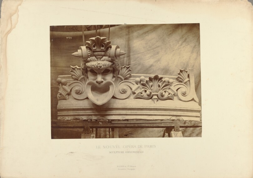 Chéneau de la lanterne de la salle