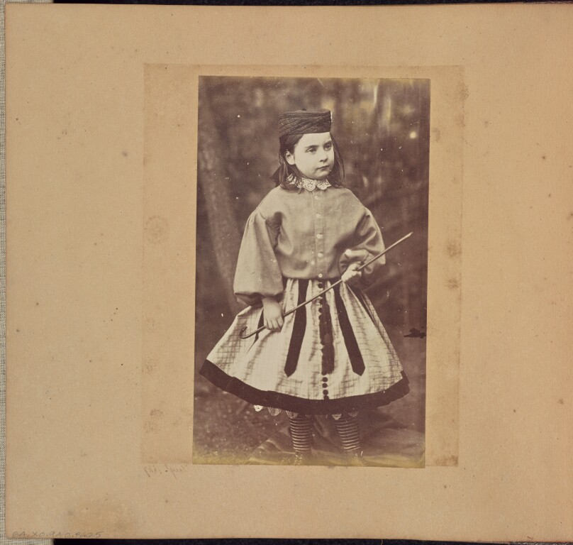 Esther Adamson (Miss Tetty)
