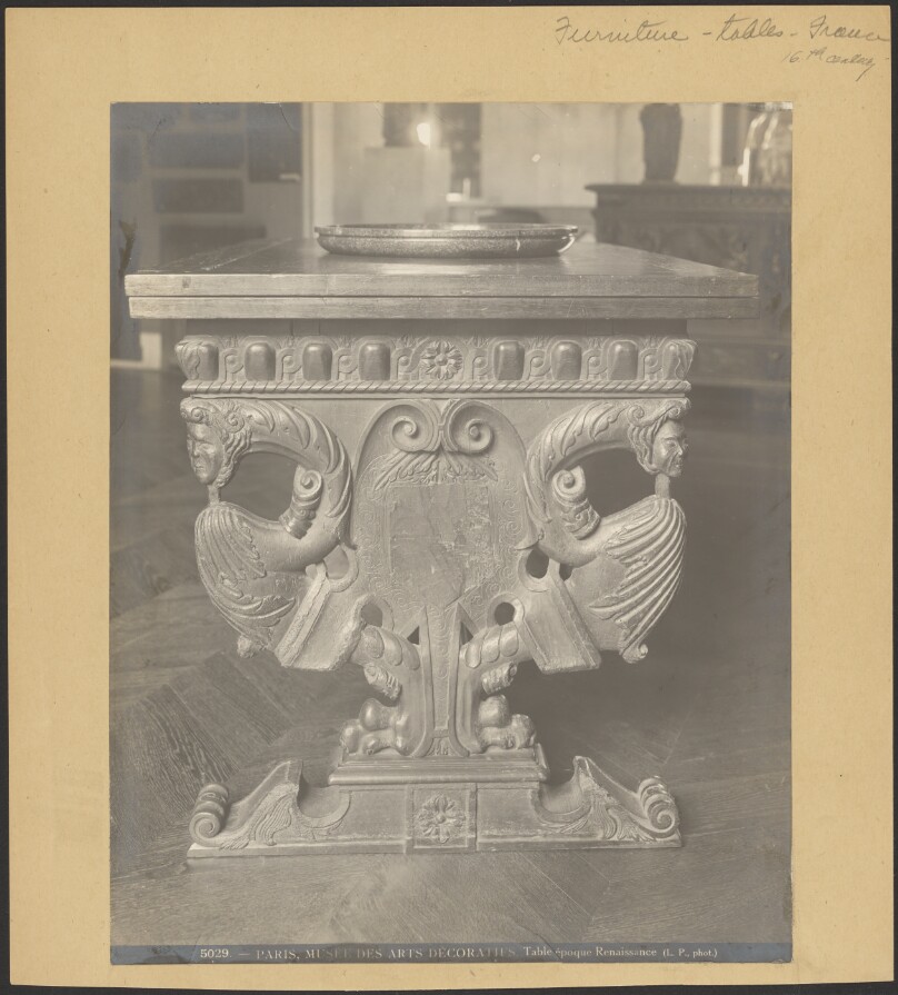 Paris, Musee des Arts Decoratifs, Table epoque Renaissance
