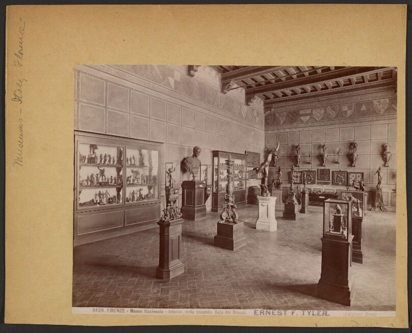 Firenze - Museo Nazionale - Interno della seconda Sala dei Bronzi