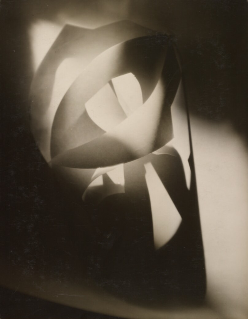 [Cut-paper Abstraction]