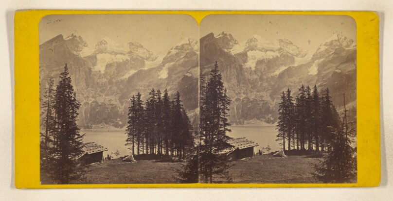 Suisse. - Canton de Berne. Kanderthal. L'Oeschinensee et la Blumlisalp.