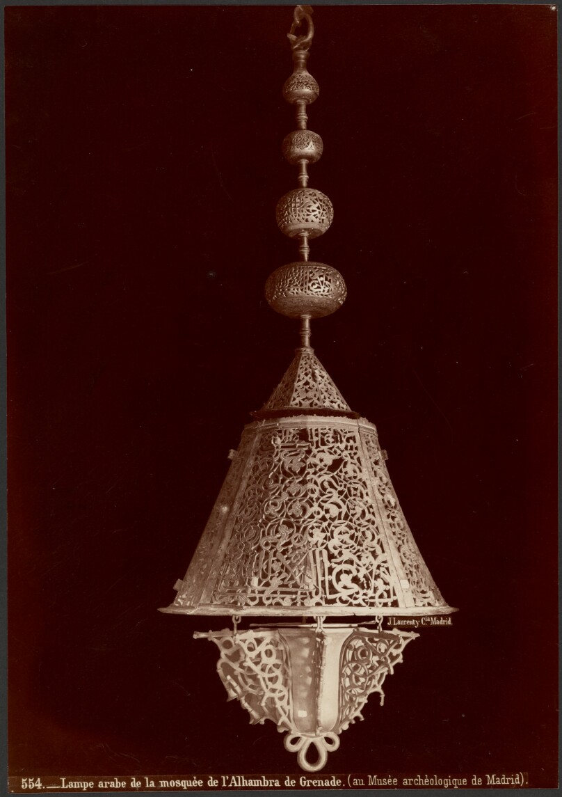 [Lampe arabe de la mosquee de la Grenade]