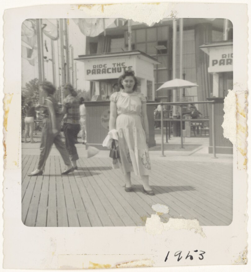 [Woman in front of the "Parachute"]