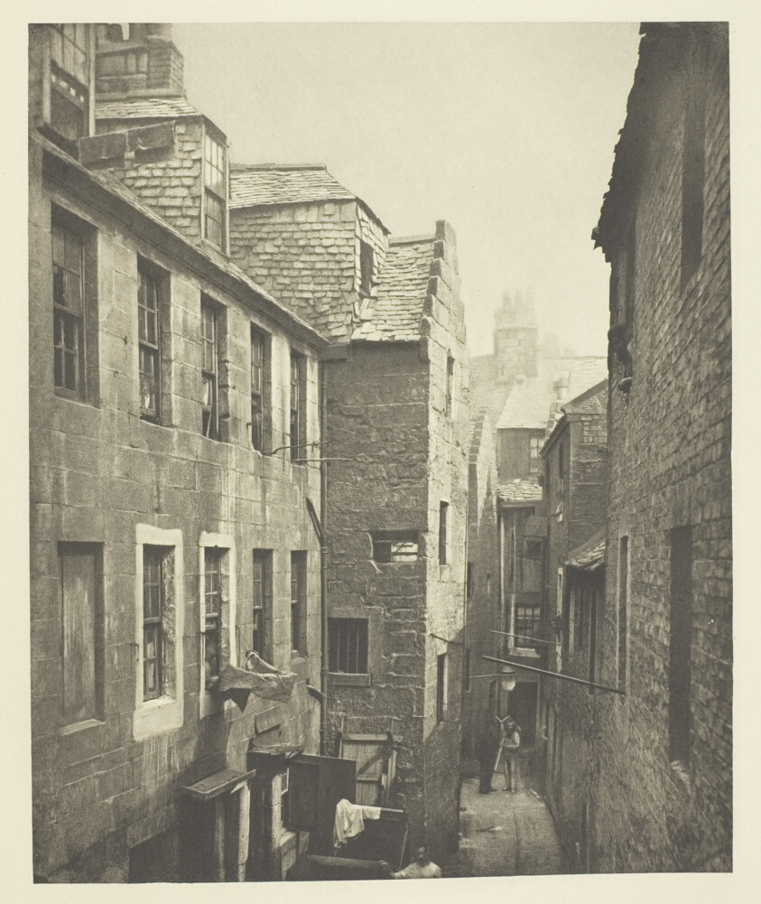Close No. 122 Saltmarket