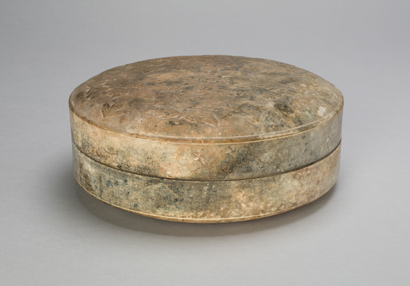 Round Covered Box with Flowers and Leaves