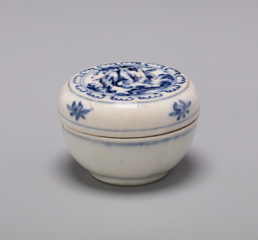 Miniature Covered Box with Knob