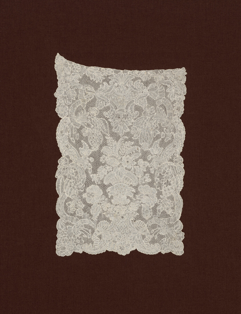 Cravat End