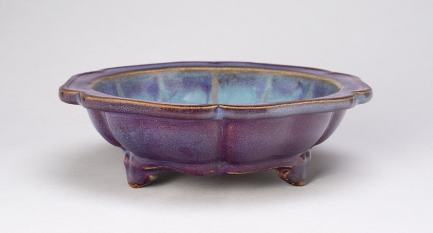 Lobed Basin for Flowerpot
