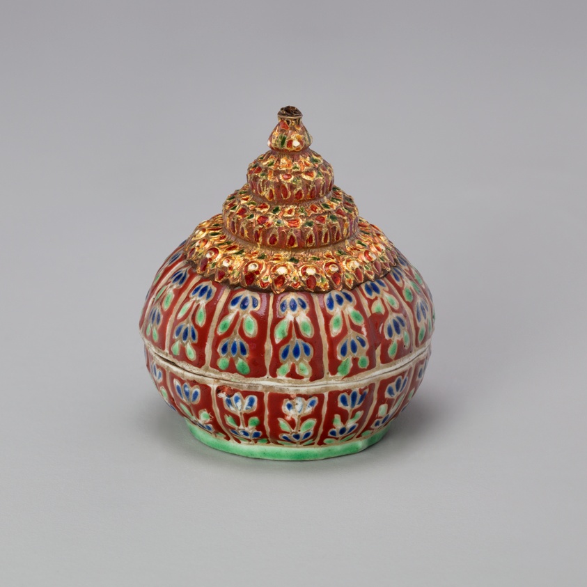 Lai Nam Thong (Gold-Washed) Ware, Miniature Jar with Tiered Cover