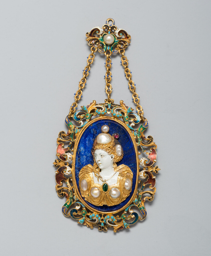 Pendant with the Bust of a Woman