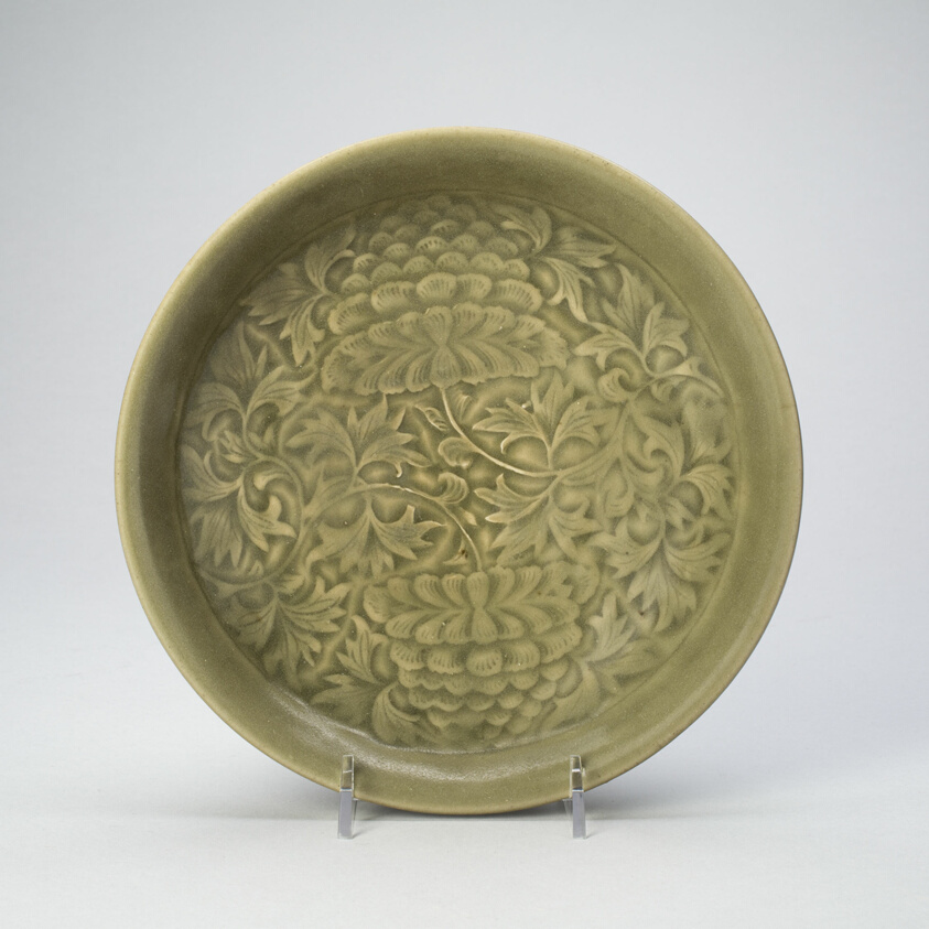 Dish with Peony Scroll