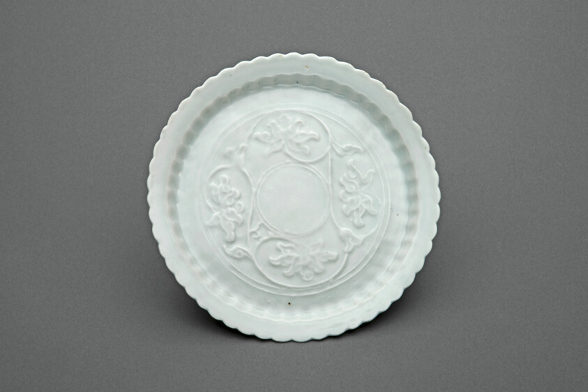 Lobed Dish with Lotus Scrolls