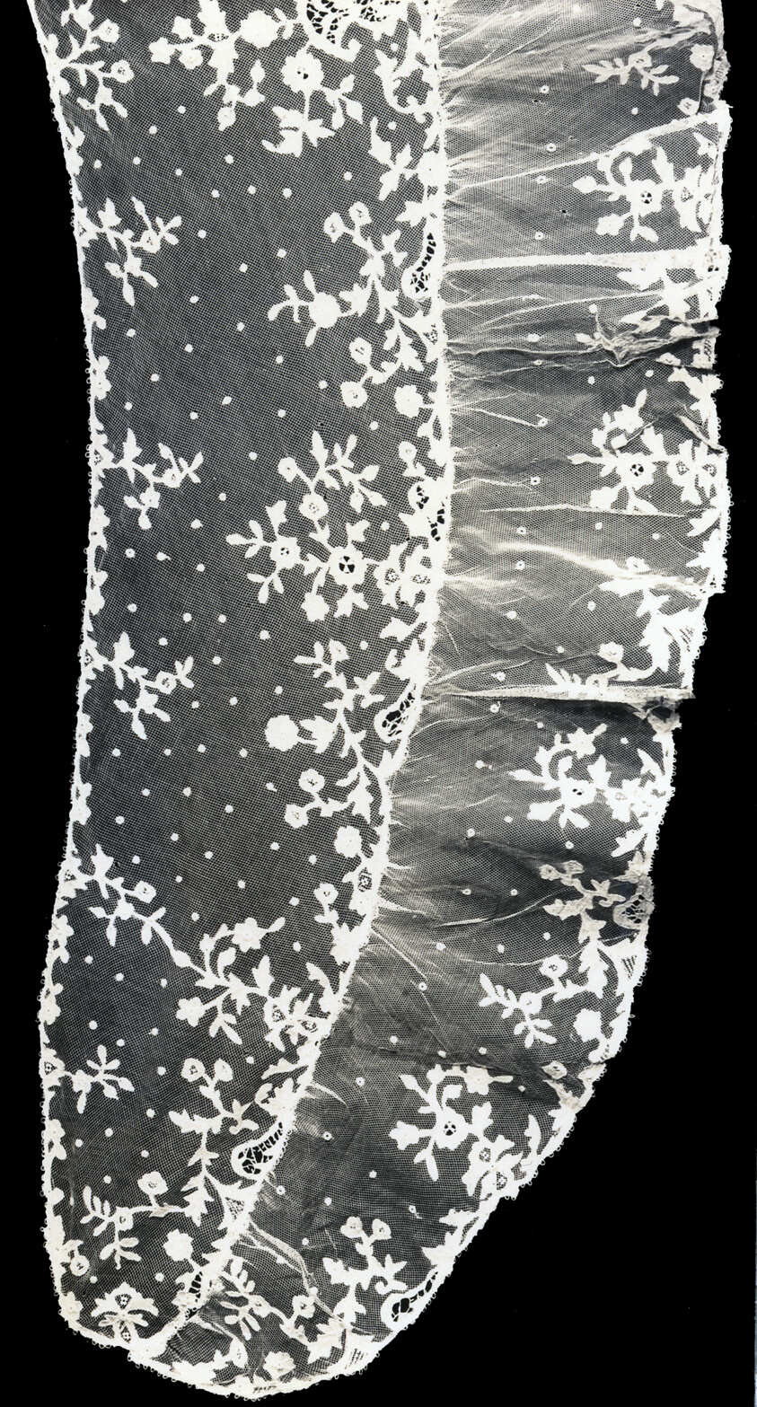 Fichu with Frilled Outer Edge
