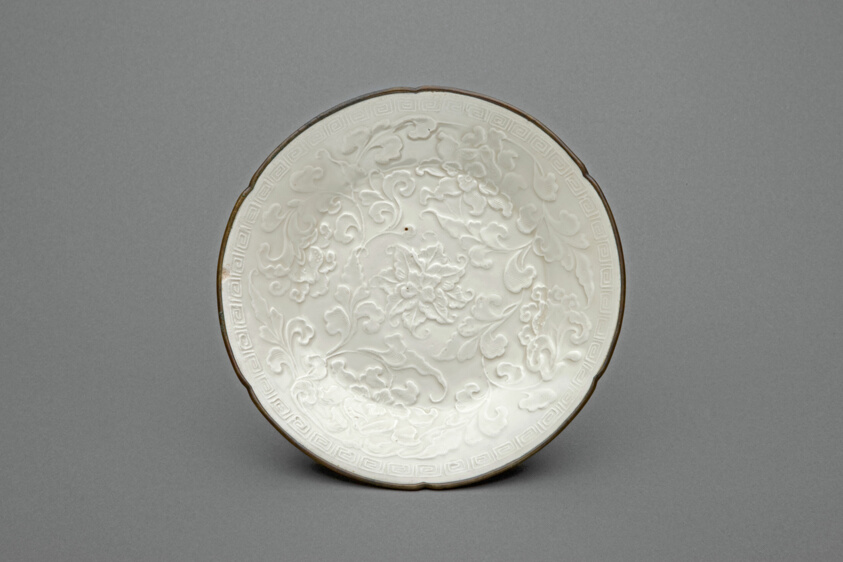 Lobed Dish with Stylized Peony Scrolls and Key-Fret Border
