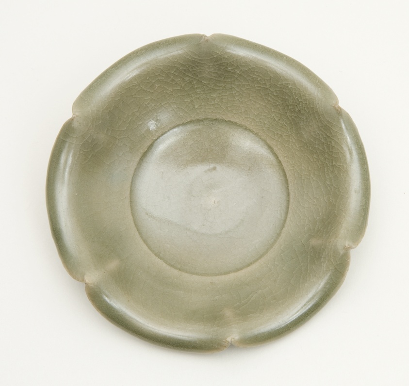 Dish with Inverted Petal-Lobed Rim