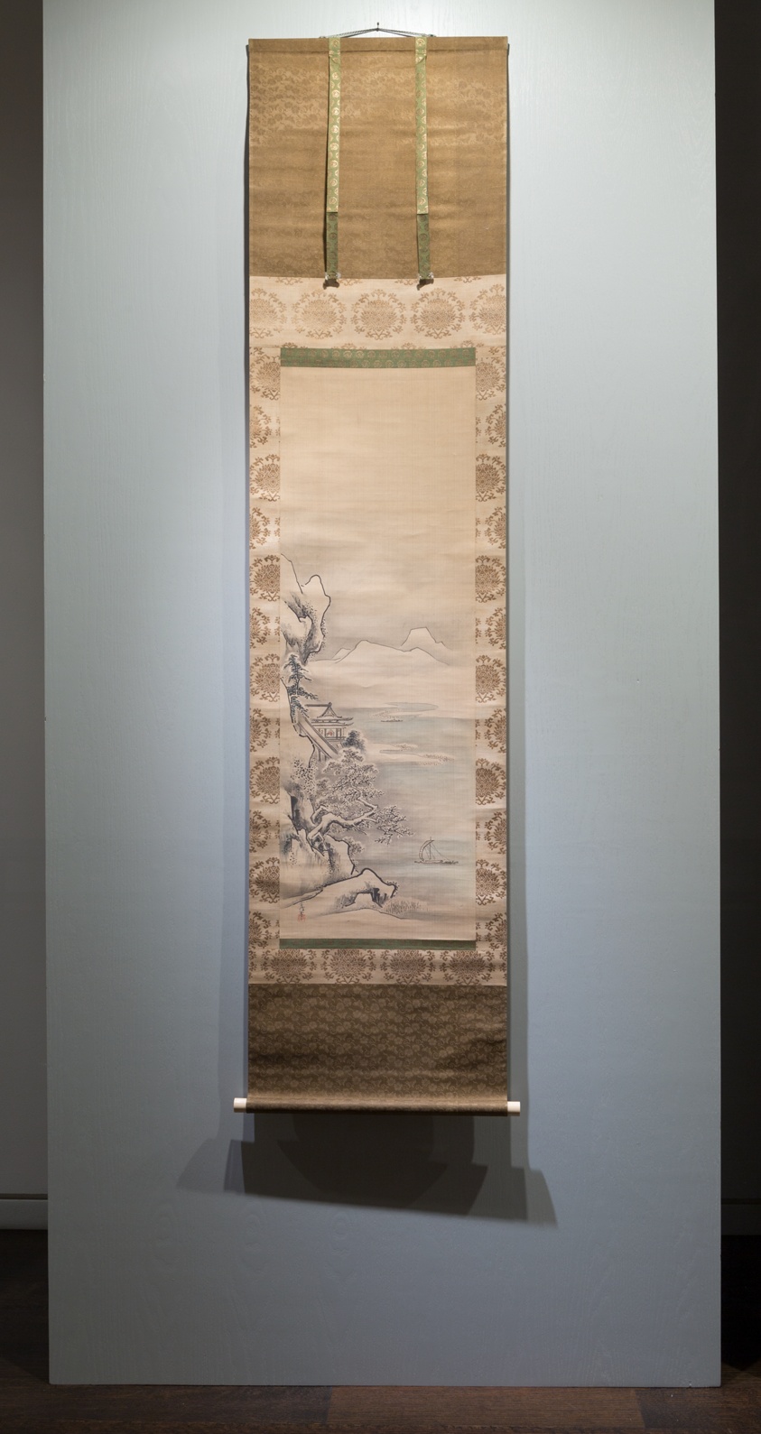 Fei Jiang-fang with a Crane