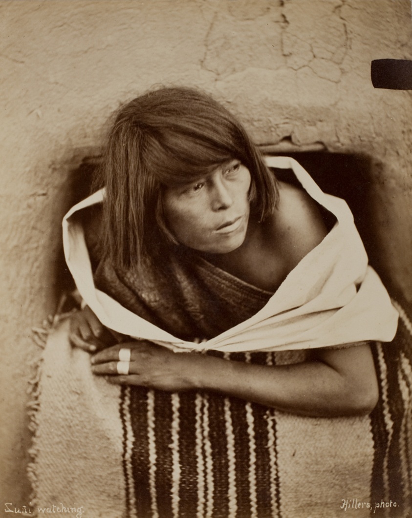 Zuni, Watching