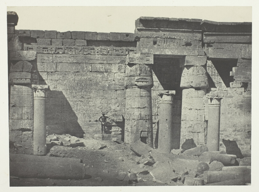 Médinet-Habou, Péristyle du Palais de Ramsès-Méiamoun; Thèbes, plate 50 from the album "Egypte, Nubie, Palestine et Syrie" (1852)