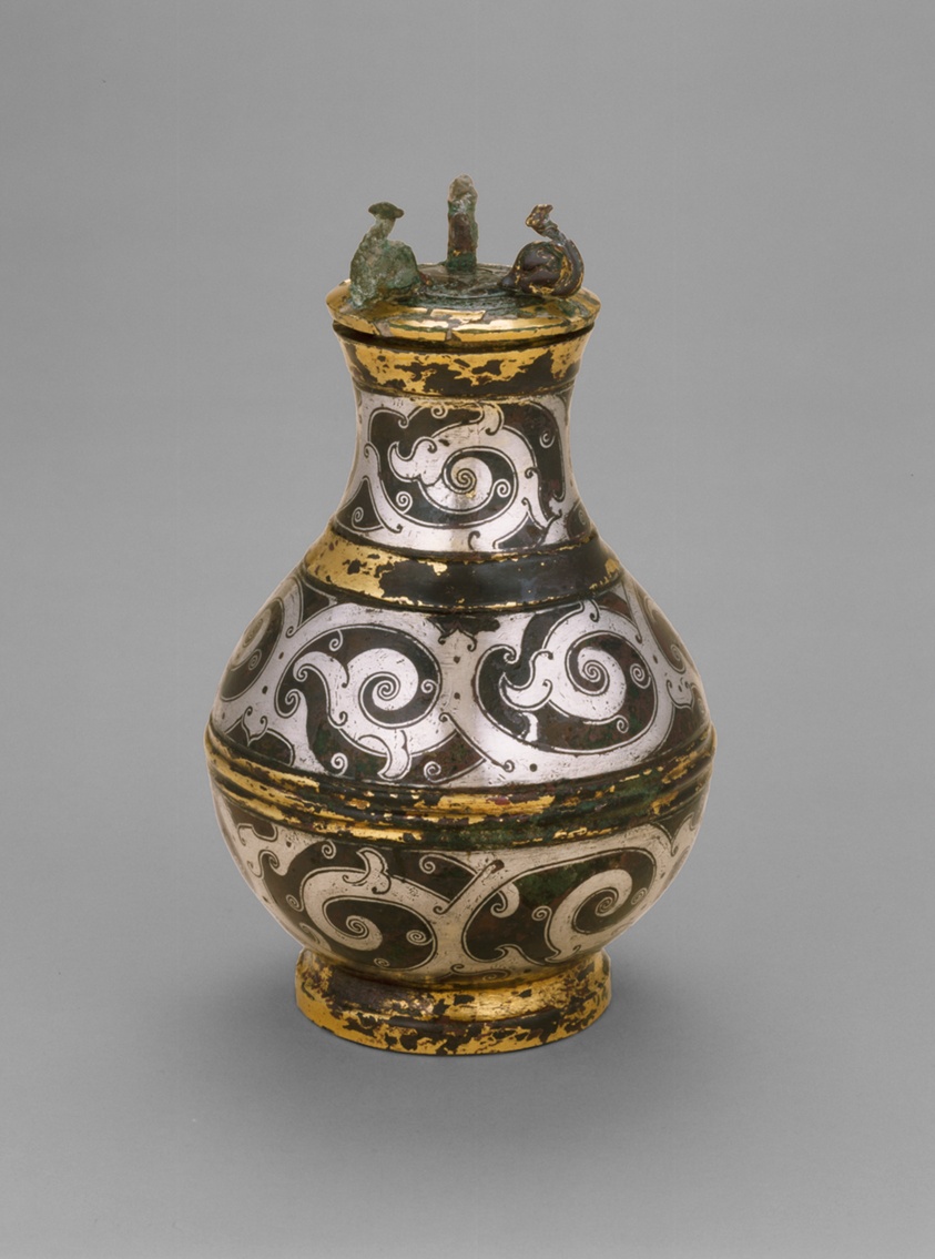 Covered Jar (Hu) 东周时期鎏金错银壶