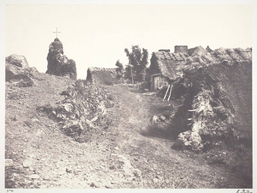 Chaumieres en Auvergne, avec un calvaire