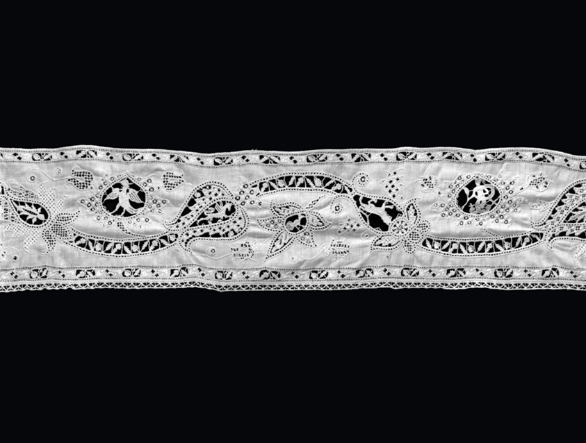 Border (Probably for Table Cloth)