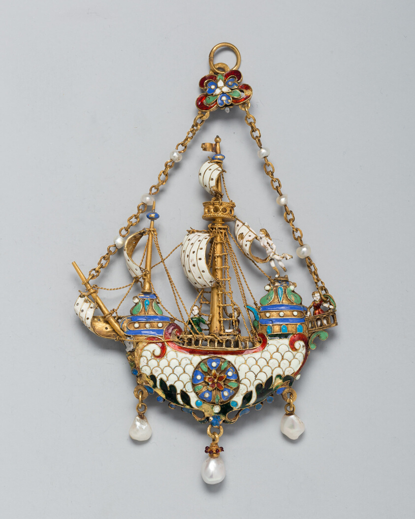 Pendant Shaped as a Ship