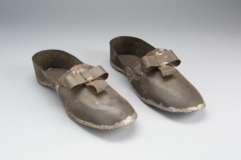Men's Shoes (Anniversary Tin)