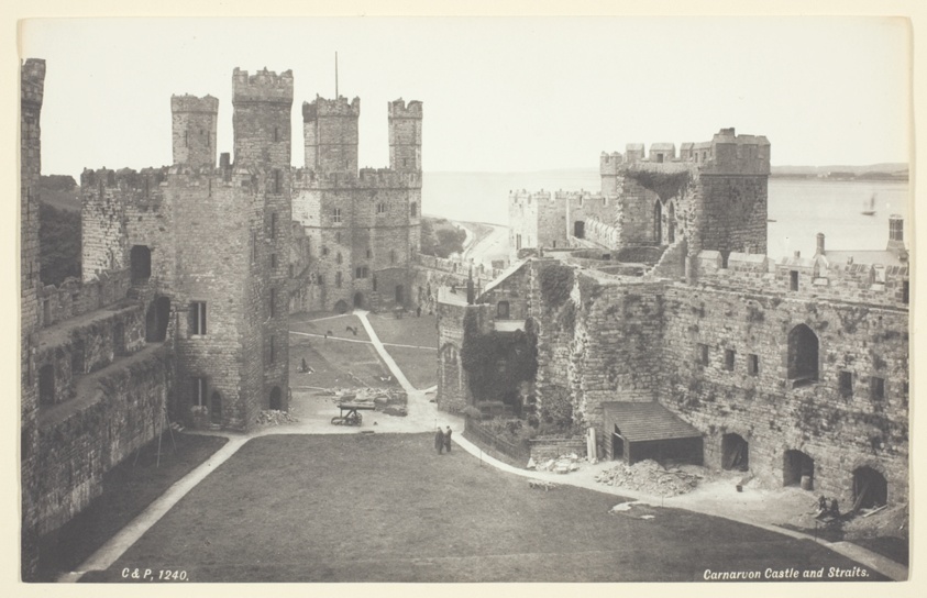 Carnavon Castle and Straights