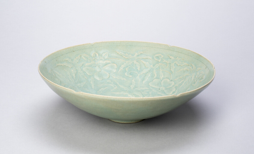 Lobed Bowl with Hibiscus Motif