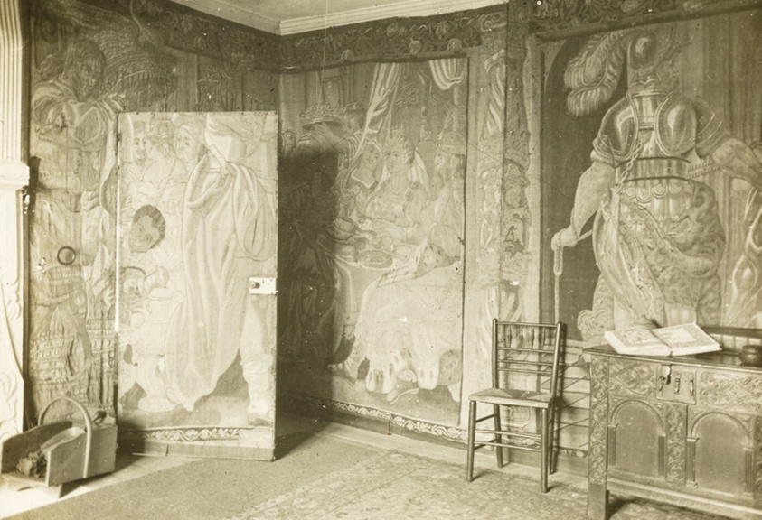 Kelmscott Manor: In the Tapestry Room