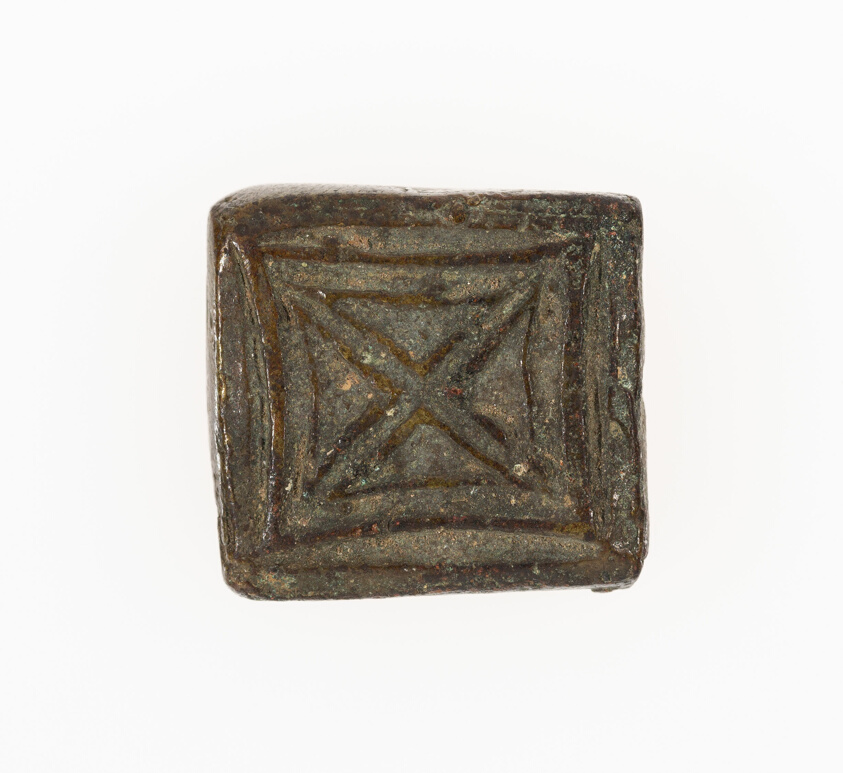 Goldweight with a Geometric Design