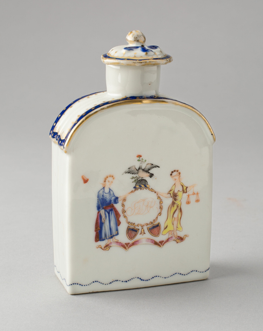 Tea caddy with cover