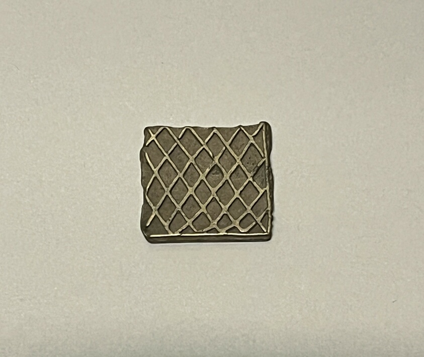 Goldweight with a Geometric Pattern