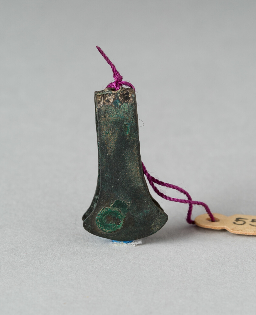 Celt-shaped Tweezers