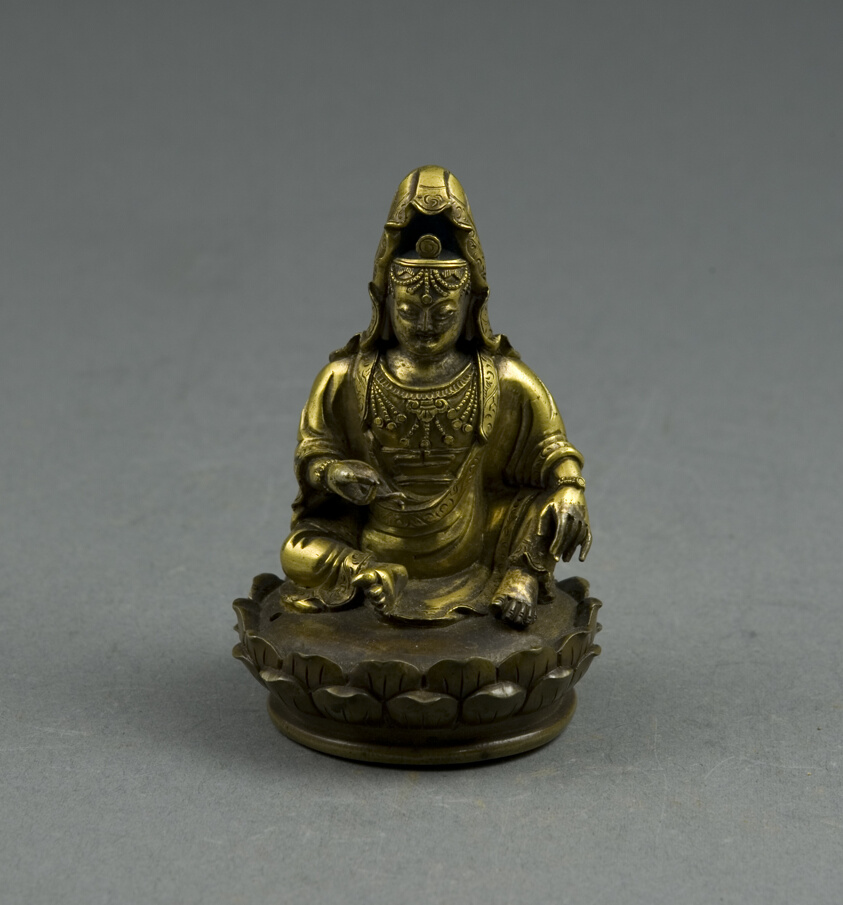 Guanyin (Avalokitesvara) on lotus base
